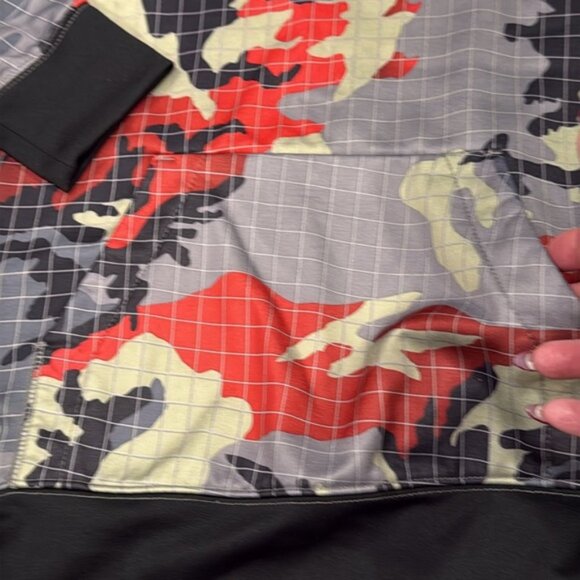 Youth NIike Dangeruss Hoodie (Size: XL) - Picture 4 of 12